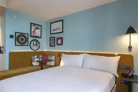 Hampton by Hilton Center - 21