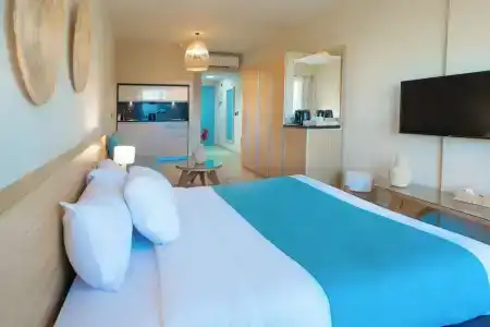 Redcon Suites - 307