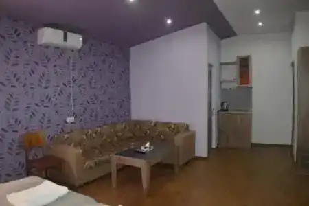 Le Petit - 7