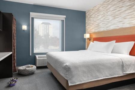 DoubleTree by Hilton - 22
