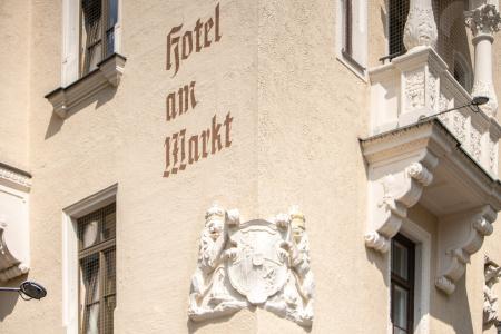 Am Markt - 24