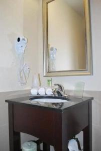 Holiday Inn Express Manhattan Midtown West, An Ihg - 9