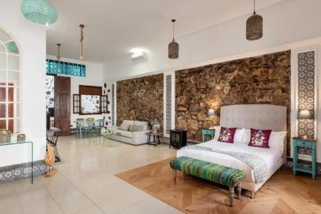 El Charco Suites - 77