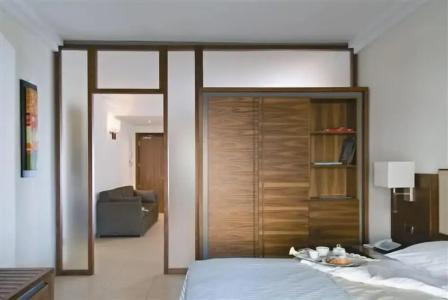 Suites & Residence - 88