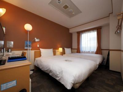 Toyoko Inn Hyogomachi - 3