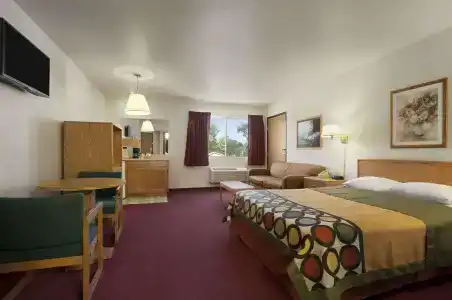 Super 8 by Wyndham Austin North/University Area - 21