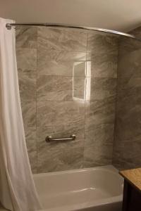 Howard Johnson Plaza by Wyndham - 50