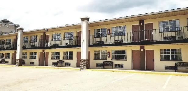 Knights Inn - 19