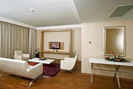 Ramada & Suites Kemalpasa - 51