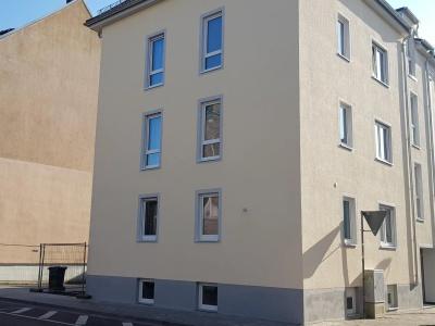 Emiliana am Bahnhof - 11