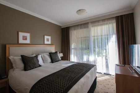 Rydges - 4