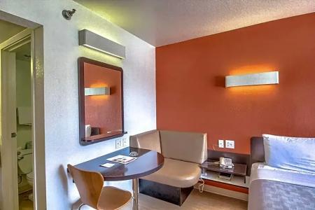 6 San Antonio, Tx Six Flags Fiesta Tx - La Cantera Area - 22