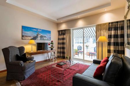 Best Western Plus Embassy - 39