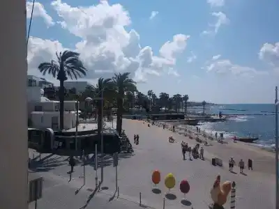 777 Beach Guesthouse - 14