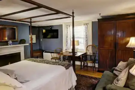 200 South Street Inn - 49