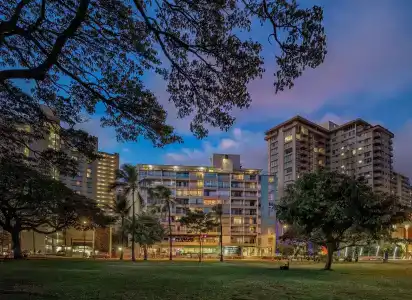 Castle Waikiki Grand - 17