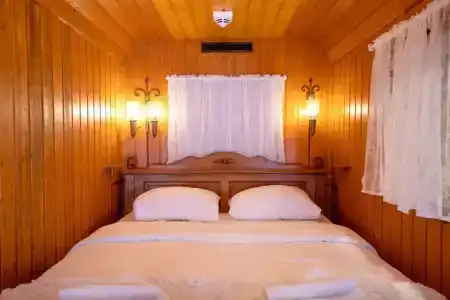 Outside Inn - 108