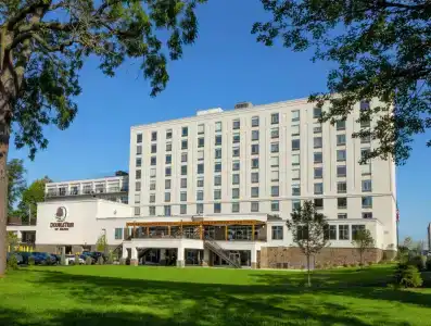 DoubleTree by Hilton New York - 0