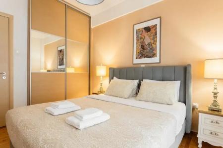 Nicholas Point and Rooms - 120
