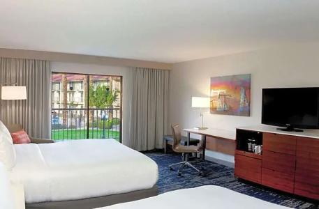 DoubleTree by Hilton - 26