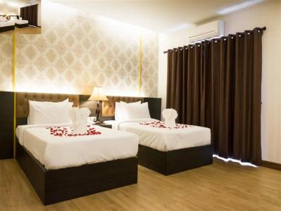 The Y Boutique - 1