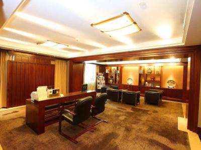 Grand International - 40
