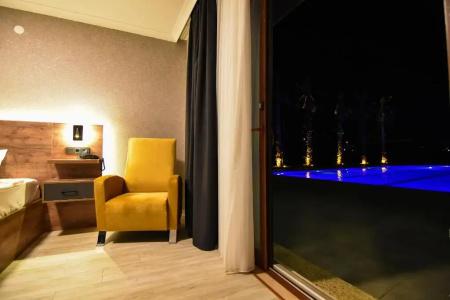 Sandal Otel - 79