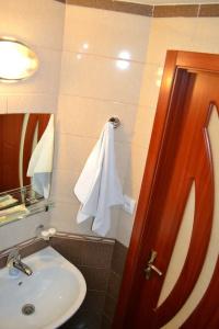 Isaka - 84