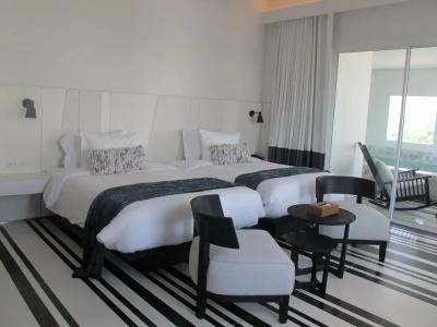 Veranda Pool Suite - 98