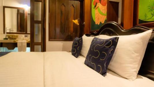 Cheva Gallery Boutique - 87