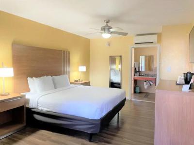 Quality Inn & Suites Airport - Cruise Port Hollywood - 39