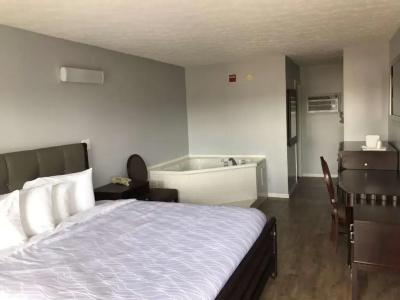 Apple Valley Inn - 20