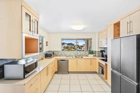 Cairns City - 102