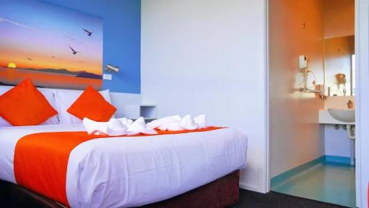 Waterfront Lodge - 82