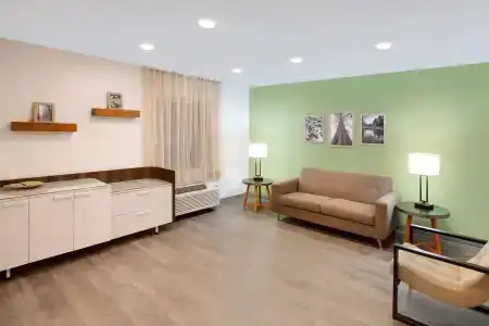 WoodSpring Suites - 3