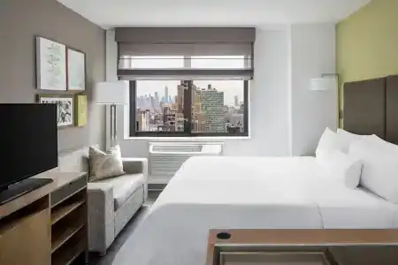 Element Times Square West - 42