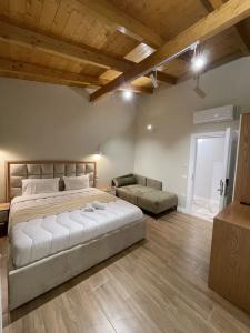Rias Penthouse Suites - 211
