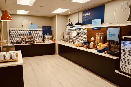 Holiday Inn Express & Suites - Aurora Medical Campus, An Ihg - 43