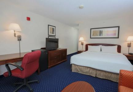 Courtyard by Marriott - 2