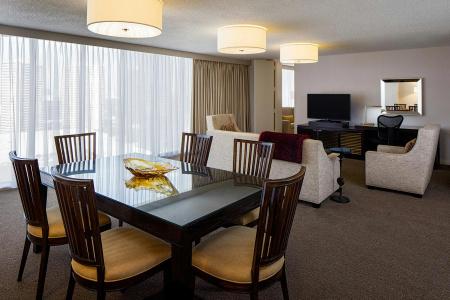 DoubleTree by Hilton Houston Greenway Plaza - 32