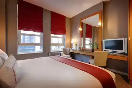 Giraffe by Library Hotel Collection - 73