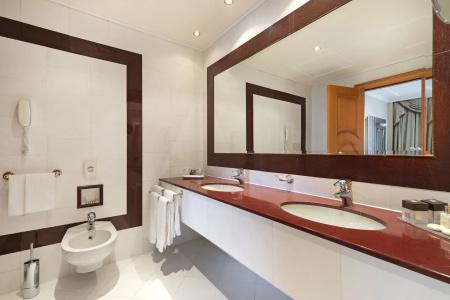 Royal Carlton - 18