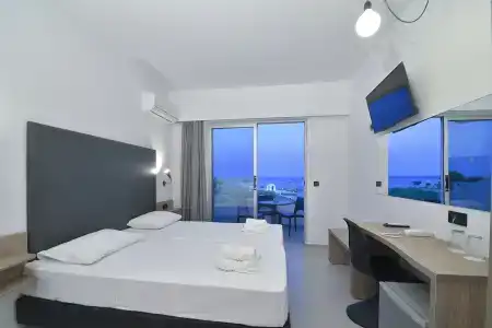 Evita Bay - 1