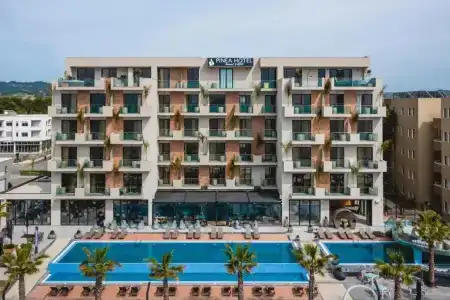 Pinea Resort & Spa - 11