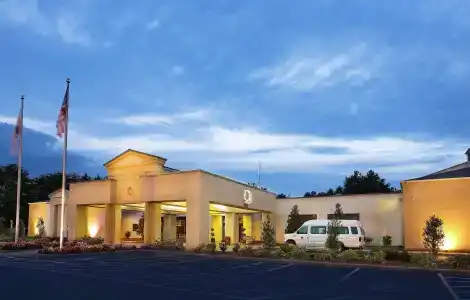 DoubleTree by Hilton Charlotte Airport - 0