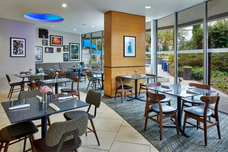 Four Points by Sheraton Downtown - 29