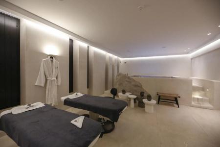 Aeonic Suites and Spa - 16