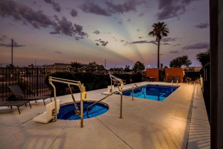 Super 8 by Wyndham Marana/Tucson Area - 25