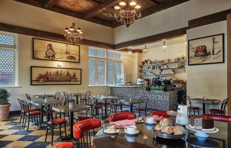 Pontchartrain St. Charles Avenue - 10