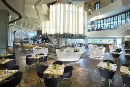 Hilton - 9